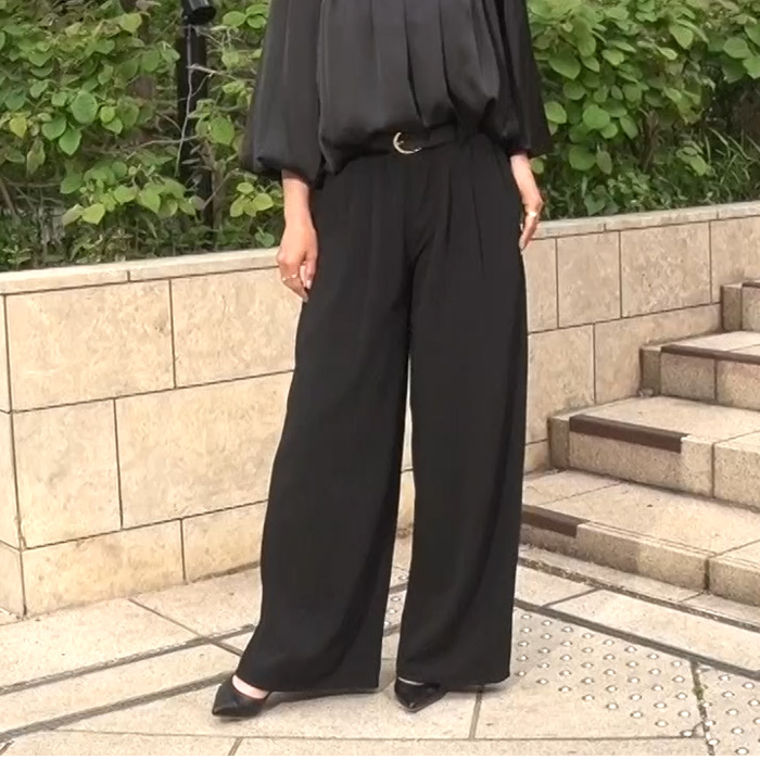 ブラック