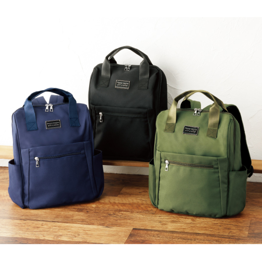 ポケットいっぱいガバっと開く便利リュック