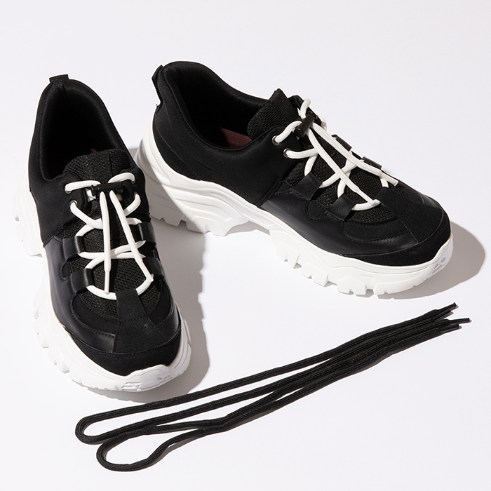 夫が寝たあとに オリジナル 瞬履きスニーカー