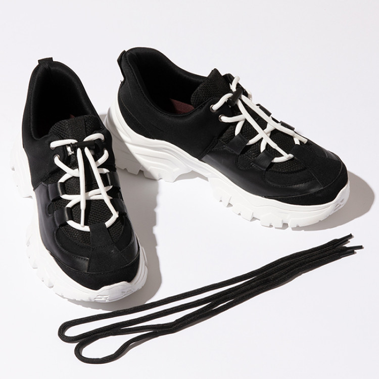 夫が寝たあとに オリジナル 瞬履きスニーカー