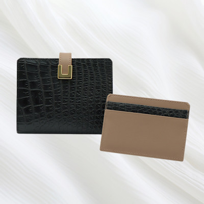 マットクロコダイル二つ折り財布