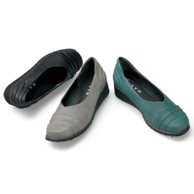 軽量幅広らくらくパンプス