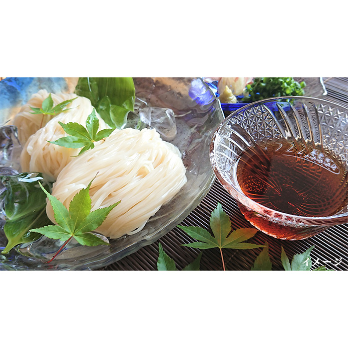 <秋田>古式杉箱入 稲庭手業うどん・稲庭薬膳うどん つゆ付セット