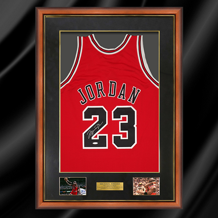 マイケル・ジョーダン直筆サイン入りブルズ97/98アウェイユニフォーム特製フレーム