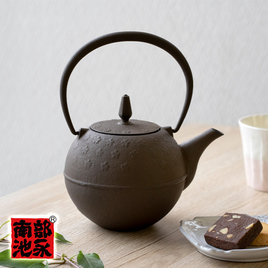 <池永鉄工>南部鉄器 急須 さくら