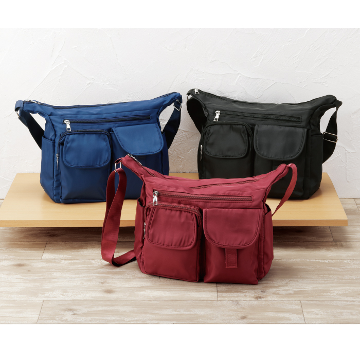 前面ポケットいっぱい軽量バッグ