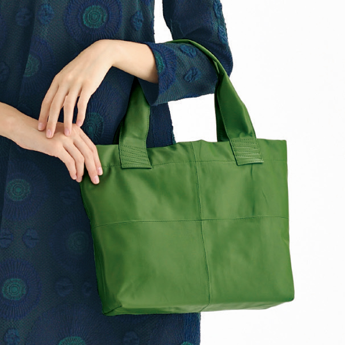 超軽量320g本革バッグ