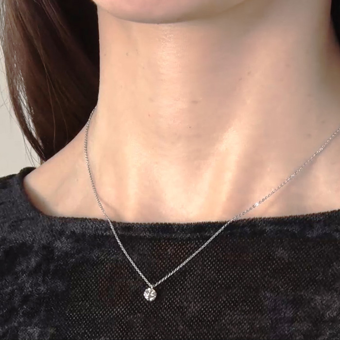 髙島屋 pt台0.4ctダイヤモンドペンダント(42cm)