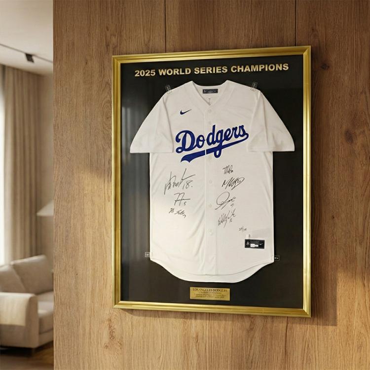 [世界限定50枚] ドジャース2025優勝メンバー7名直筆サイン入りホームユニフォーム