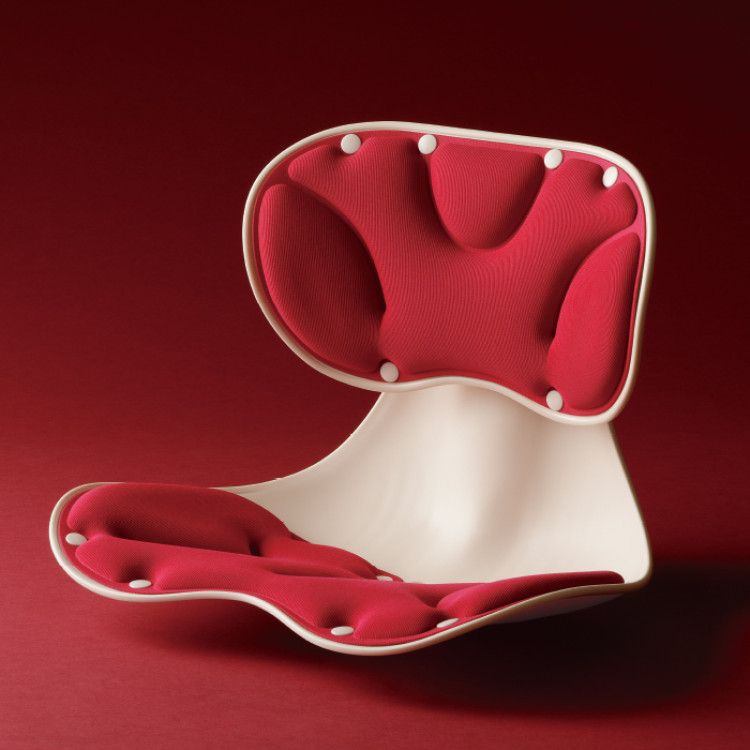 腰にピタッと美姿勢チェア