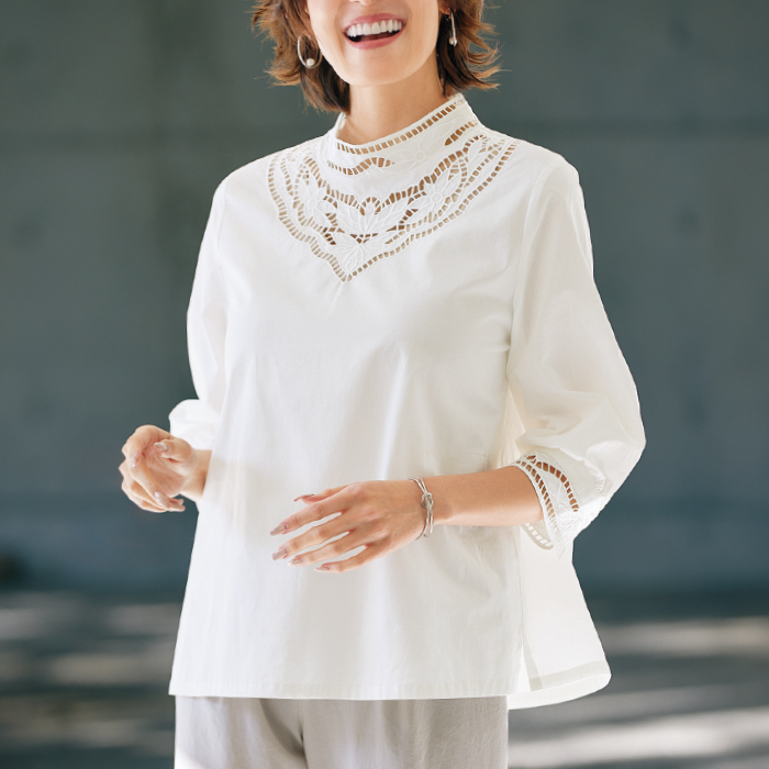 カットワーク刺しゅうブラウス