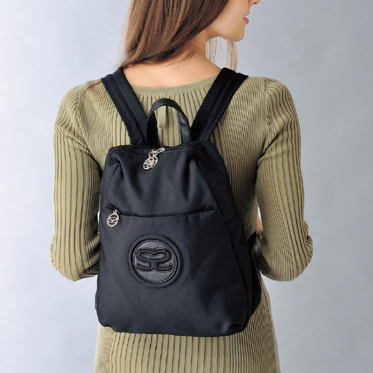 <サボイ>ブラックリュックサック