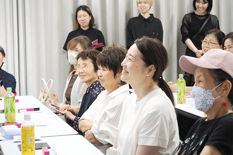 すぐにTAKAKOさんに引き込まれました。