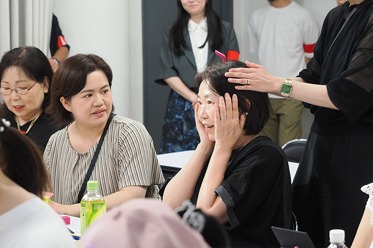 目元とフェイスラインをひきあげるスマイルクリップを試してみた方。どんどん若がえって見えます！